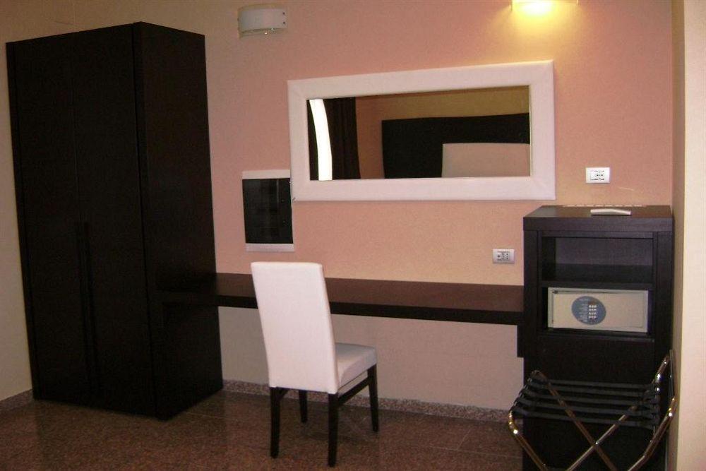 Eh Rome Airport Euro House Hotels Fiumicino Exterior foto
